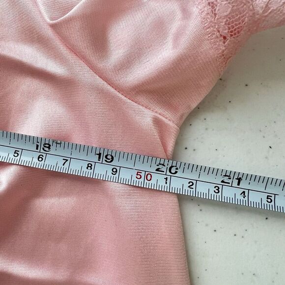 Vintage 70s Vanity Fair Pink Nylon Nightgown Silky Soft W/Floral Lace Sz S - Picture 15 of 16